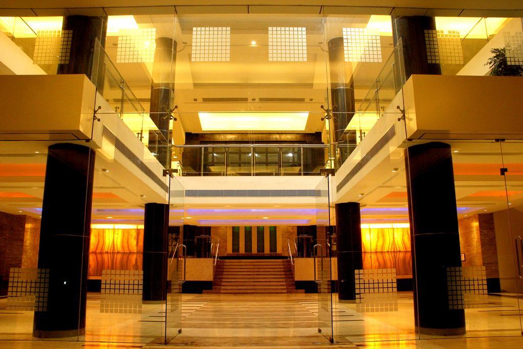 Hotel Gokulam Park à Kochi Extérieur photo