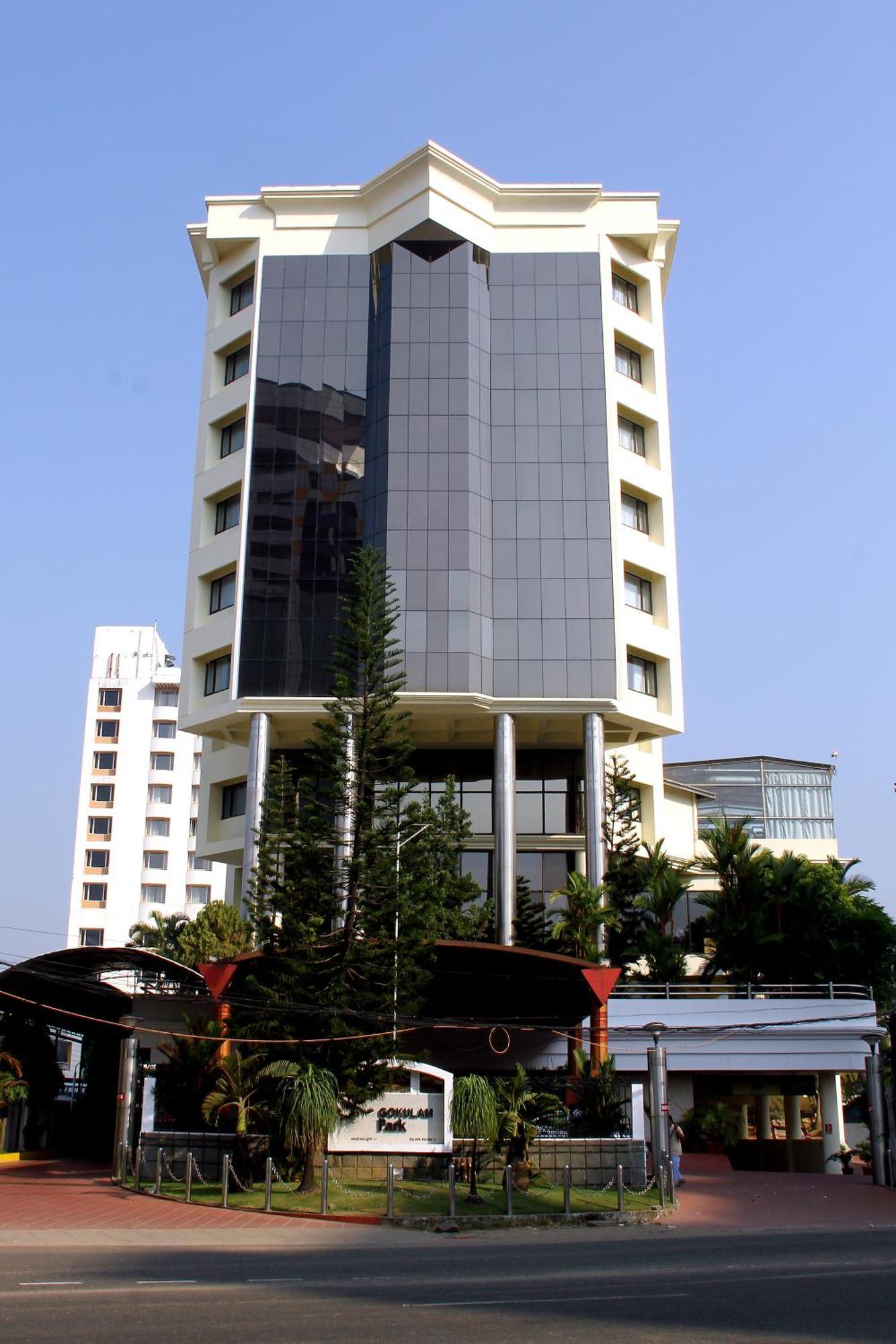 Hotel Gokulam Park à Kochi Extérieur photo