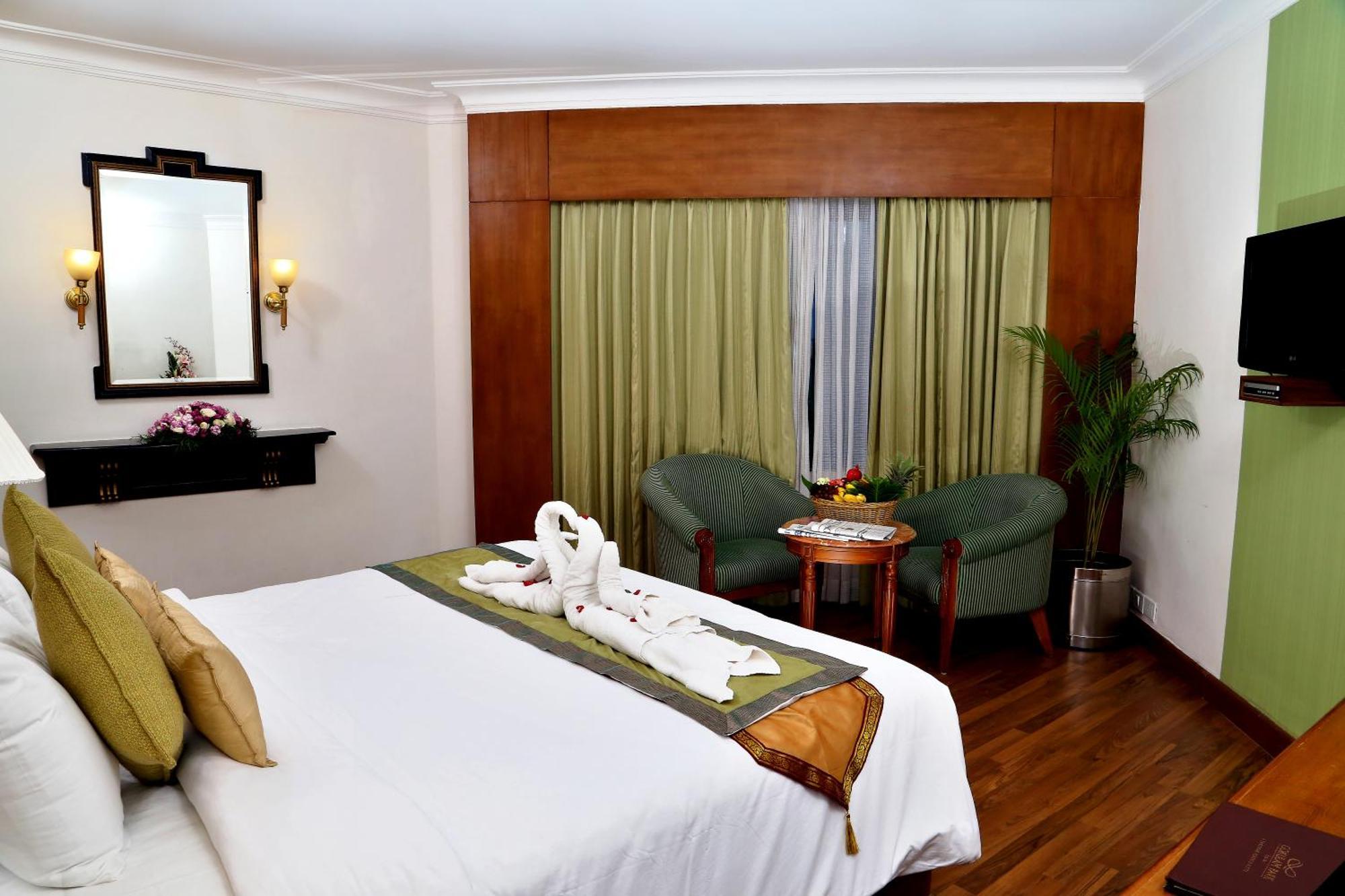Hotel Gokulam Park à Kochi Extérieur photo