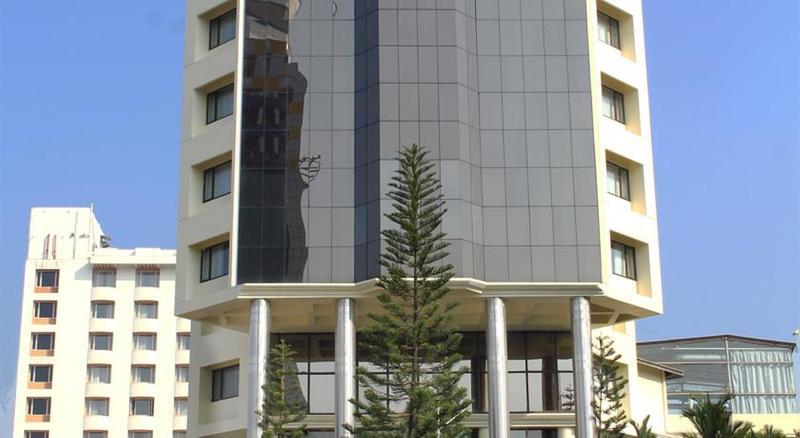 Hotel Gokulam Park à Kochi Extérieur photo