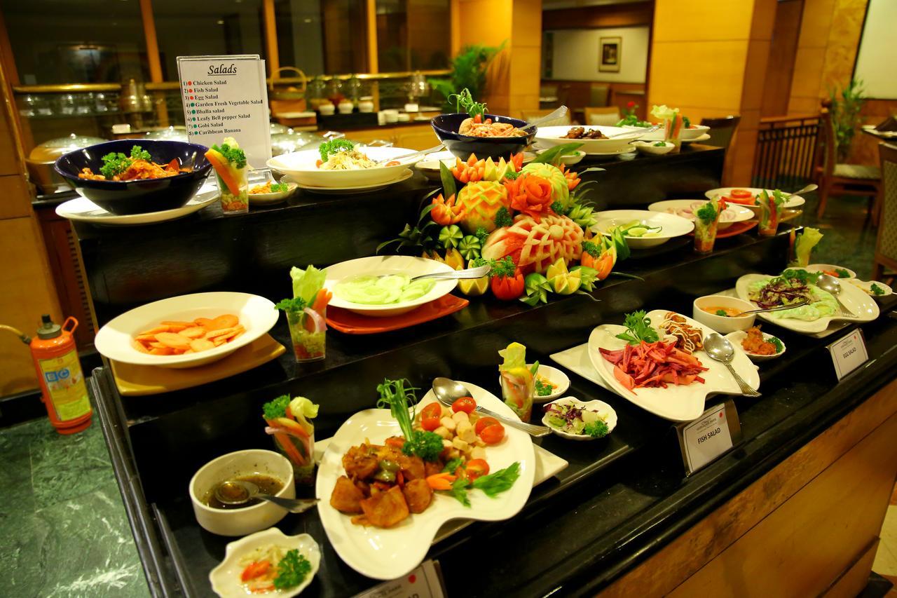 Hotel Gokulam Park à Kochi Extérieur photo